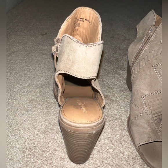 Heels - Picture 4 of 7